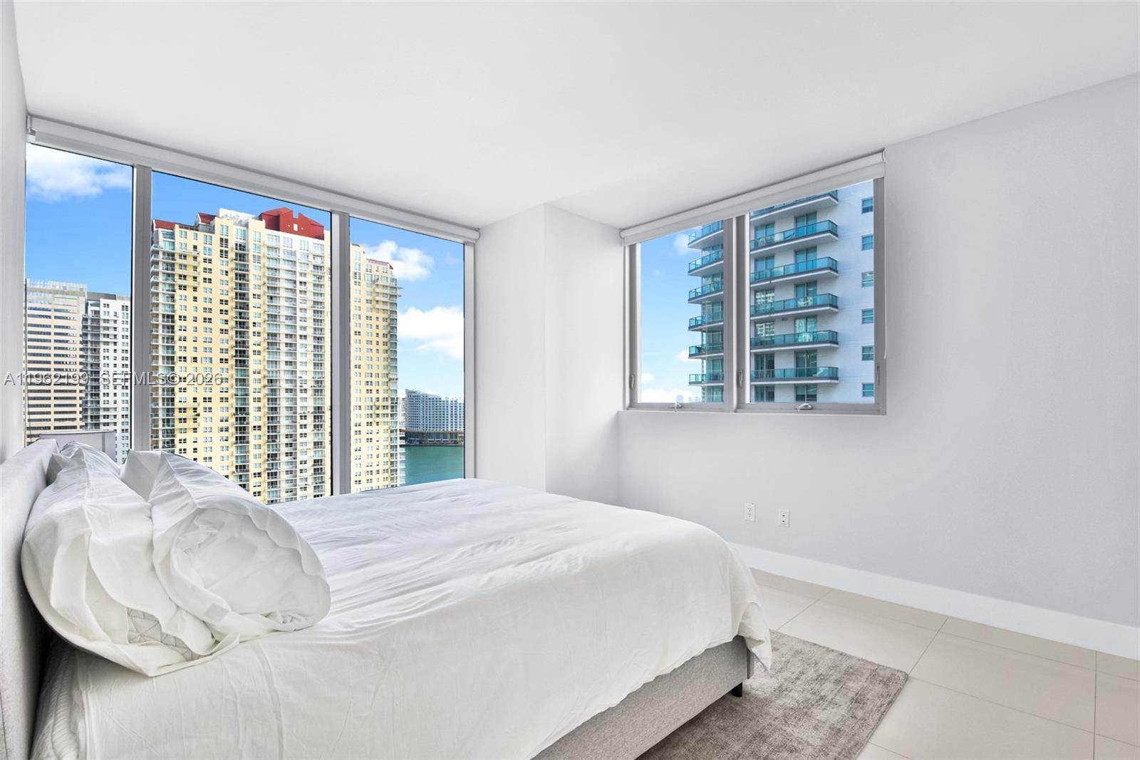 1300 Brickell Bay Dr #1910, Miami FL 33131
