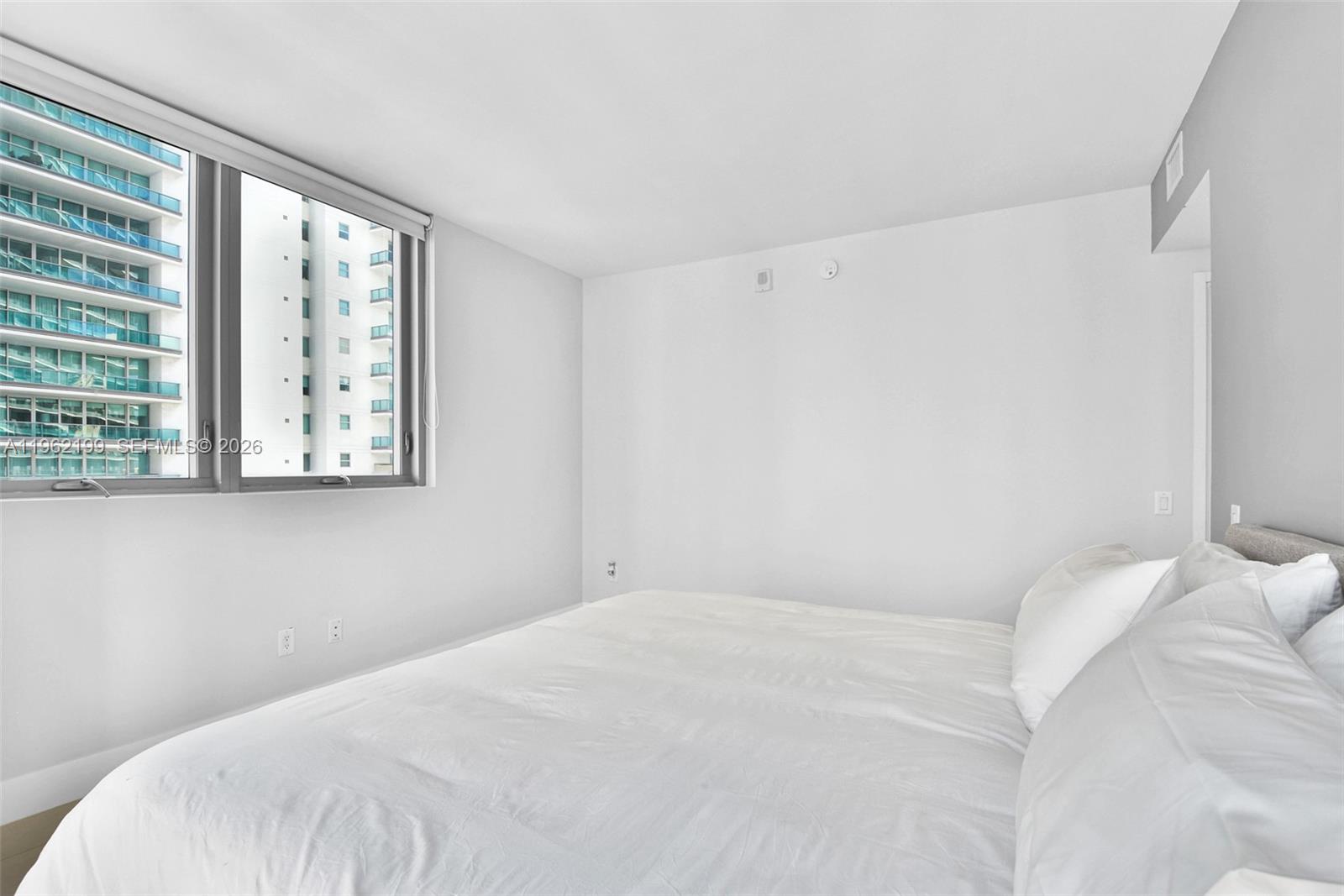 1300 Brickell Bay Dr #1910, Miami FL 33131