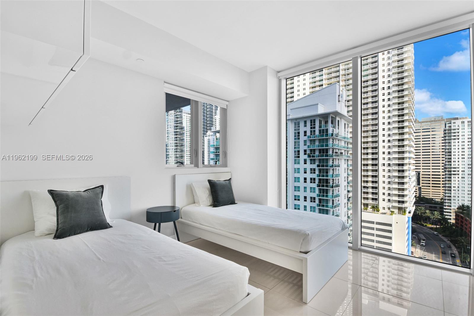 1300 Brickell Bay Dr #1910, Miami FL 33131