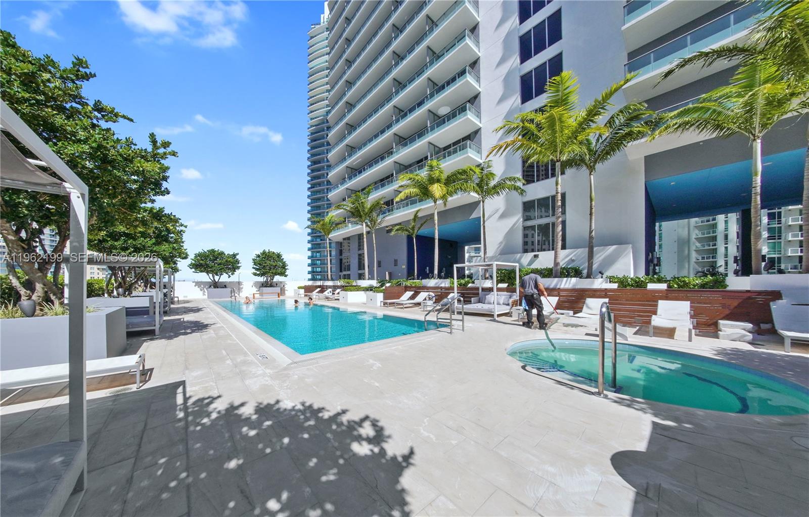 1300 Brickell Bay Dr #1910, Miami FL 33131