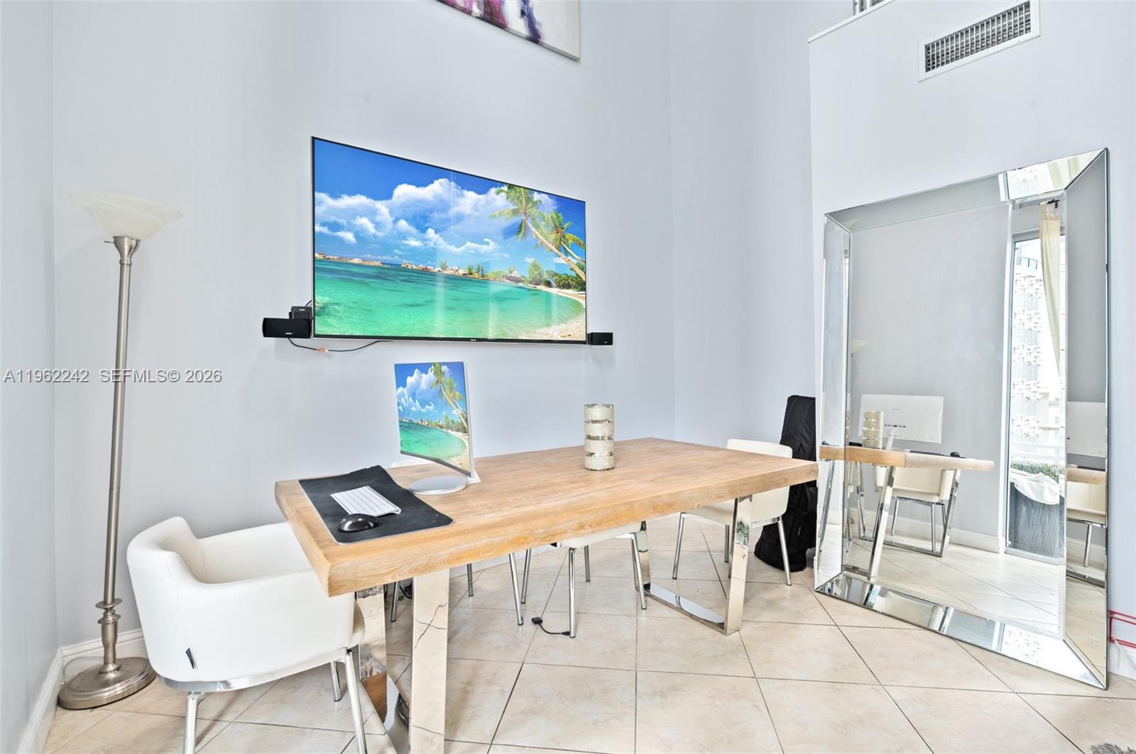 1050 Brickell Ave #1014, Miami FL 33131