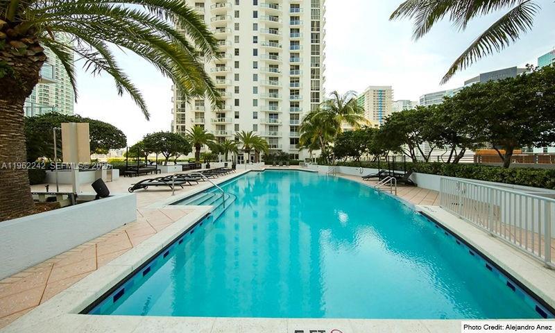 1050 Brickell Ave #1014, Miami FL 33131