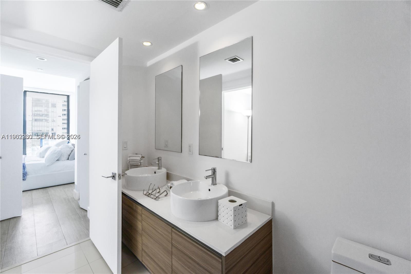 121 NE 34th St #1203, Miami FL 33137