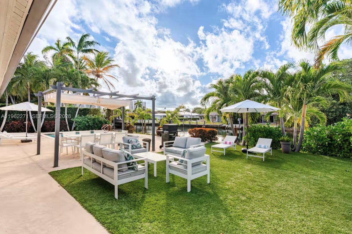 636 Hibiscus Dr #0, Hallandale Beach FL 33009