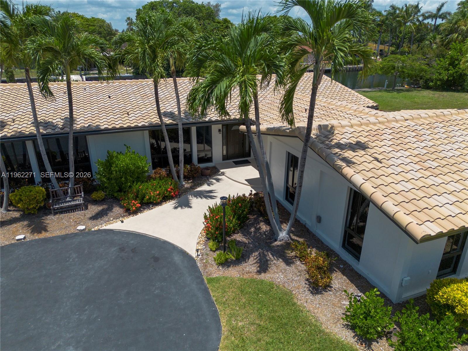 636 Hibiscus Dr #0, Hallandale Beach FL 33009