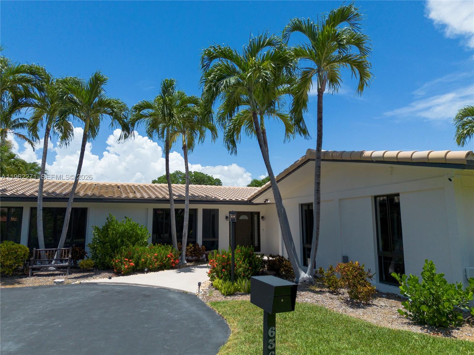 636 Hibiscus Dr #0, Hallandale Beach FL 33009
