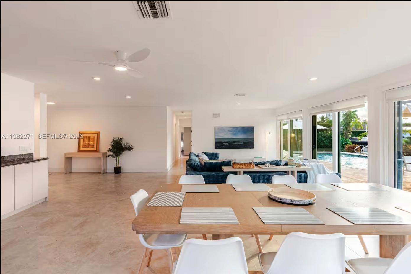 636 Hibiscus Dr #0, Hallandale Beach FL 33009
