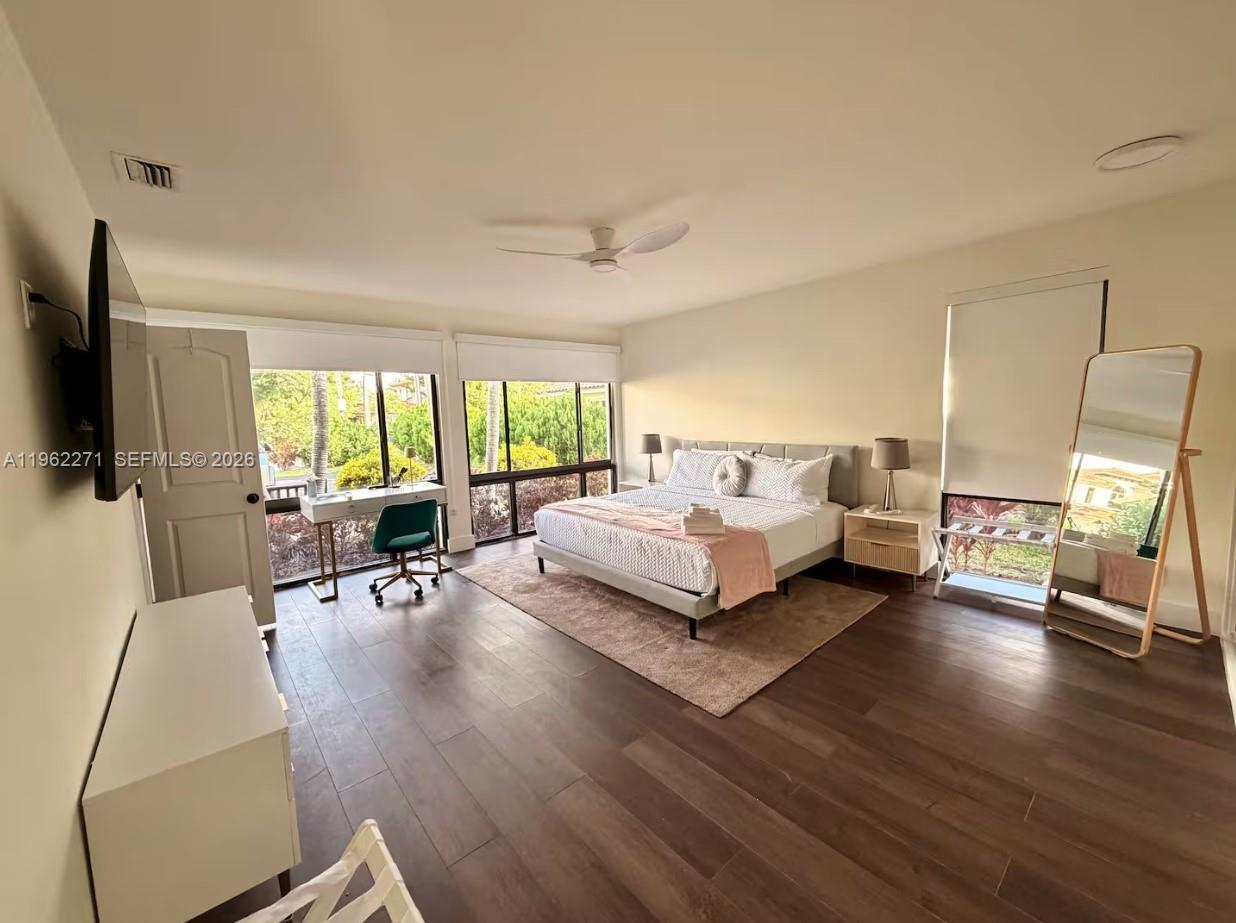 636 Hibiscus Dr #0, Hallandale Beach FL 33009