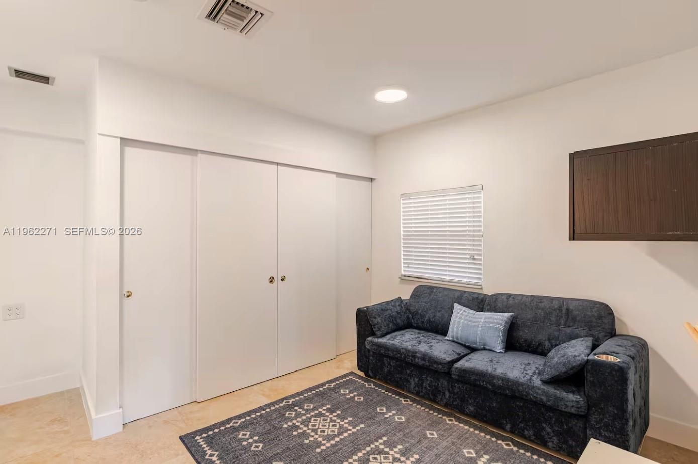636 Hibiscus Dr #0, Hallandale Beach FL 33009