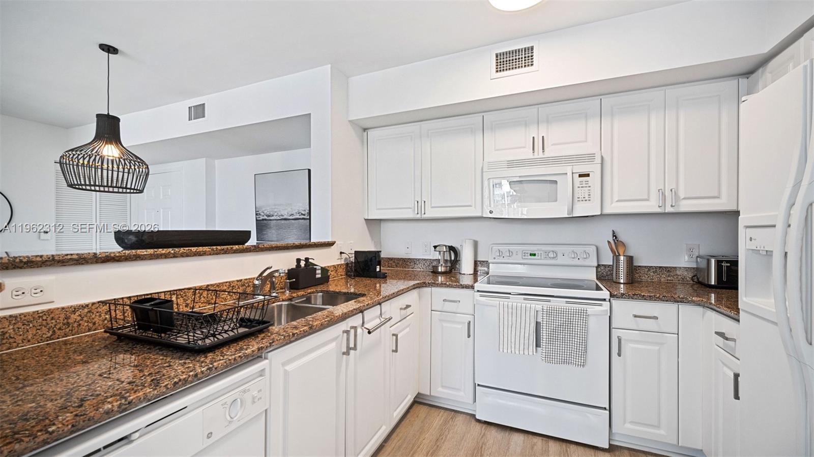 1155 Brickell Bay Dr #2203, Miami FL 33131