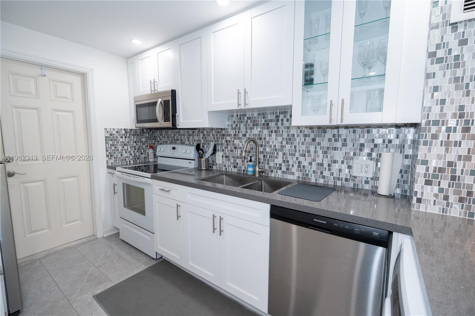 1021 Hillsboro Mile #204, Hillsboro Beach FL 33062