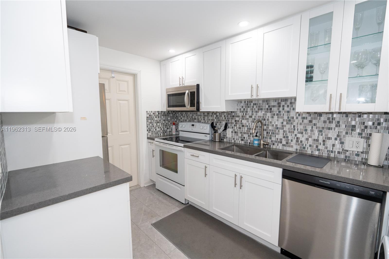 1021 Hillsboro Mile #204, Hillsboro Beach FL 33062