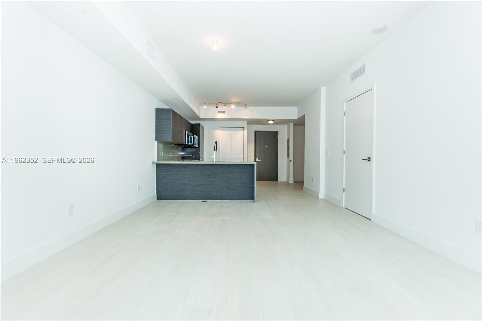 1080 Brickell Ave #1706, Miami FL 33131