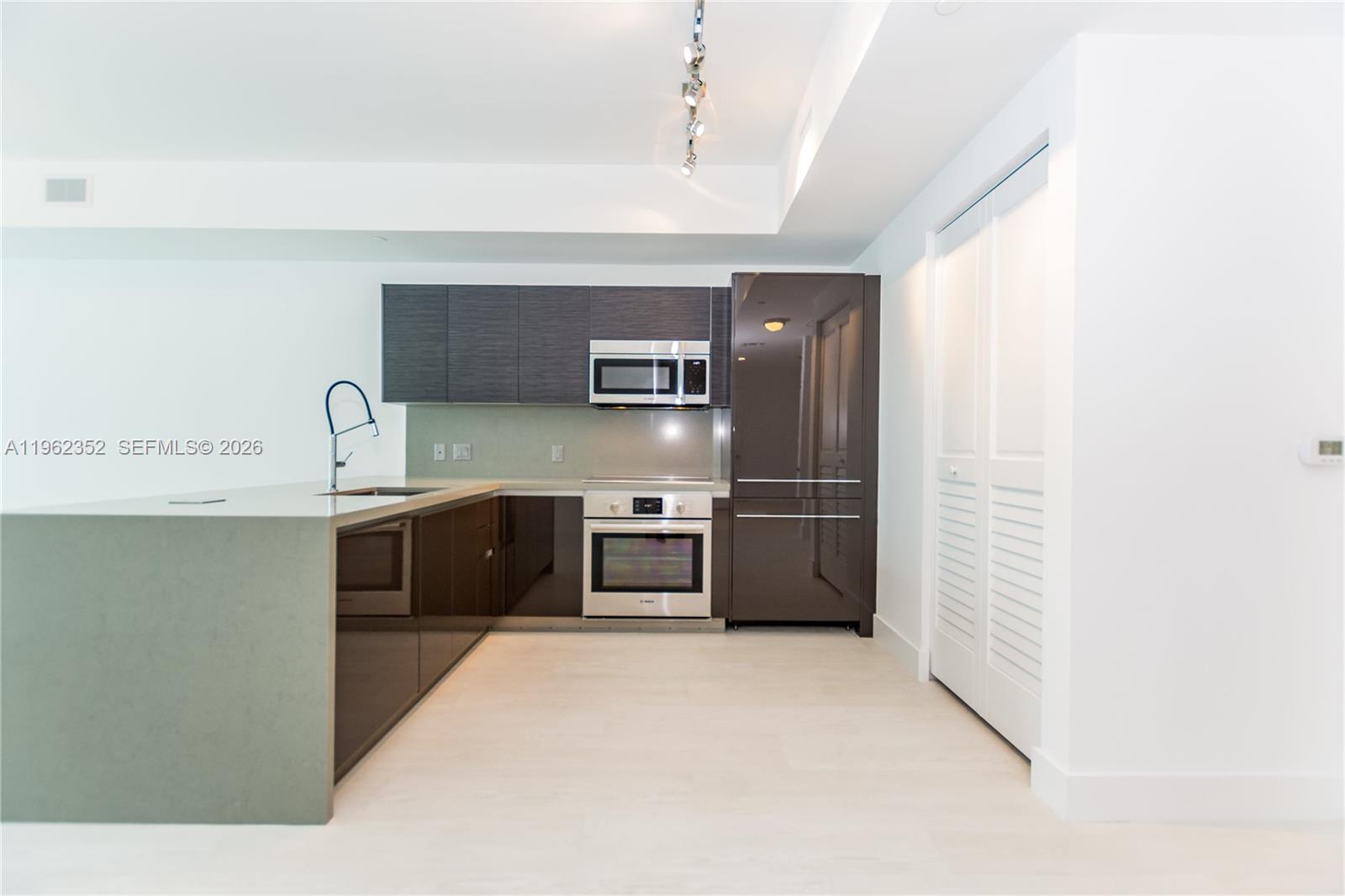 1080 Brickell Ave #1706, Miami FL 33131