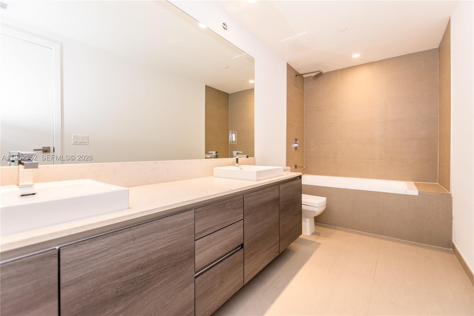 1080 Brickell Ave #1706, Miami FL 33131