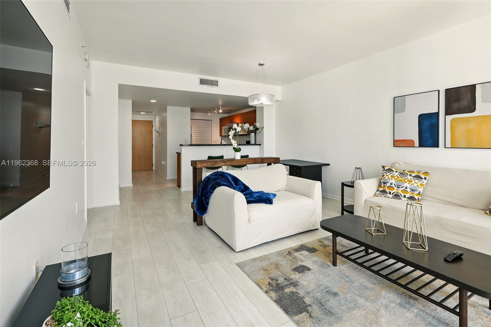 244 Biscayne Blvd #2405, Miami FL 33132