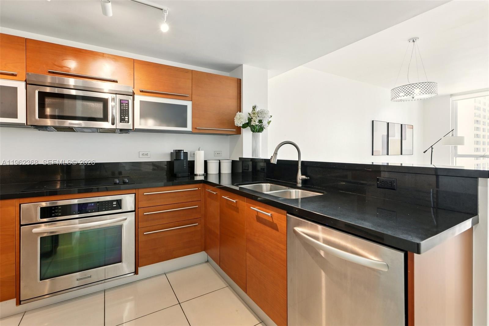 244 Biscayne Blvd #2405, Miami FL 33132