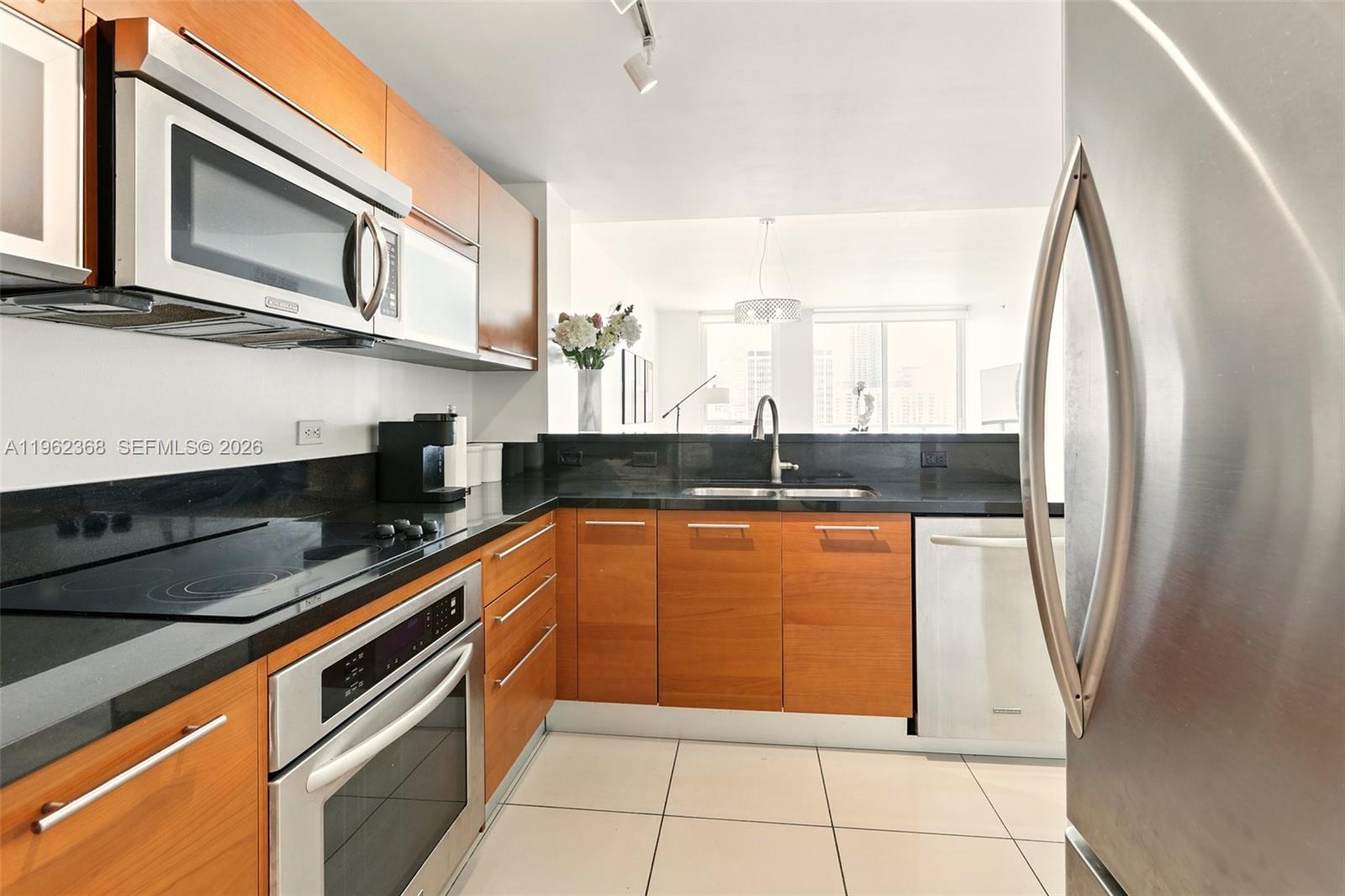 244 Biscayne Blvd #2405, Miami FL 33132