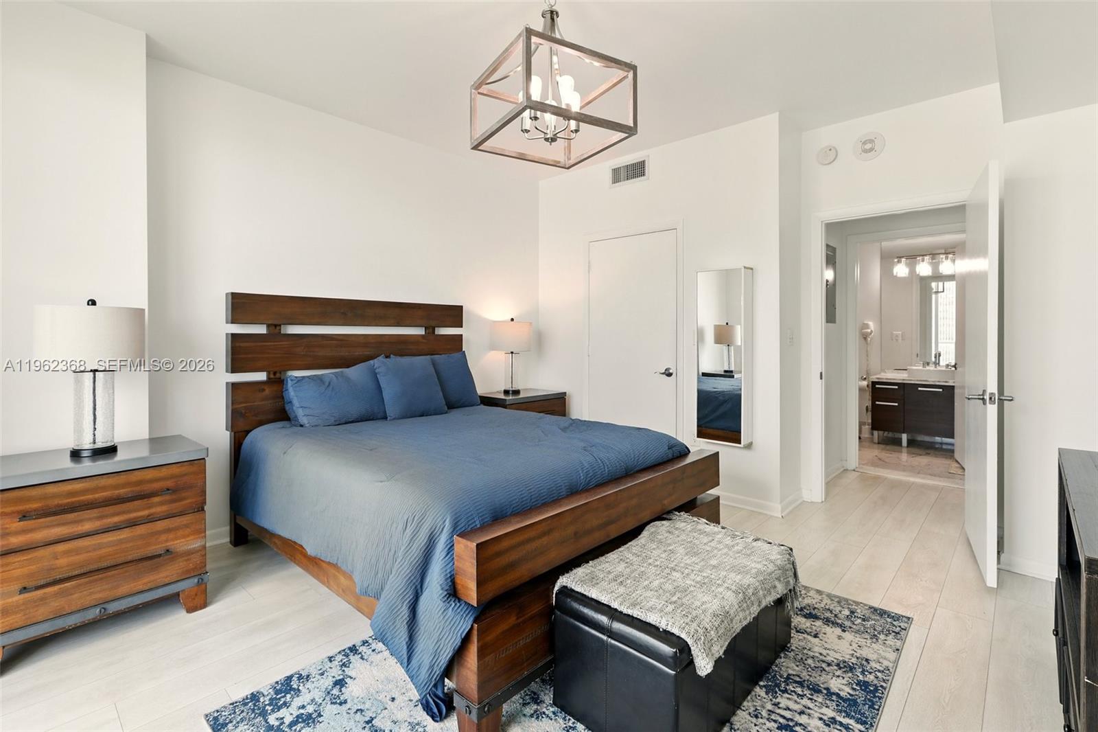 244 Biscayne Blvd #2405, Miami FL 33132