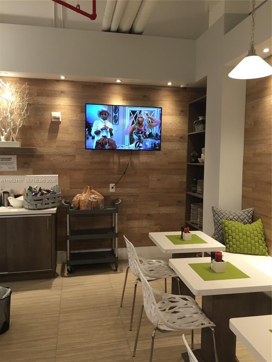 10275 Collins Ave #1402, Bal Harbour FL 33154