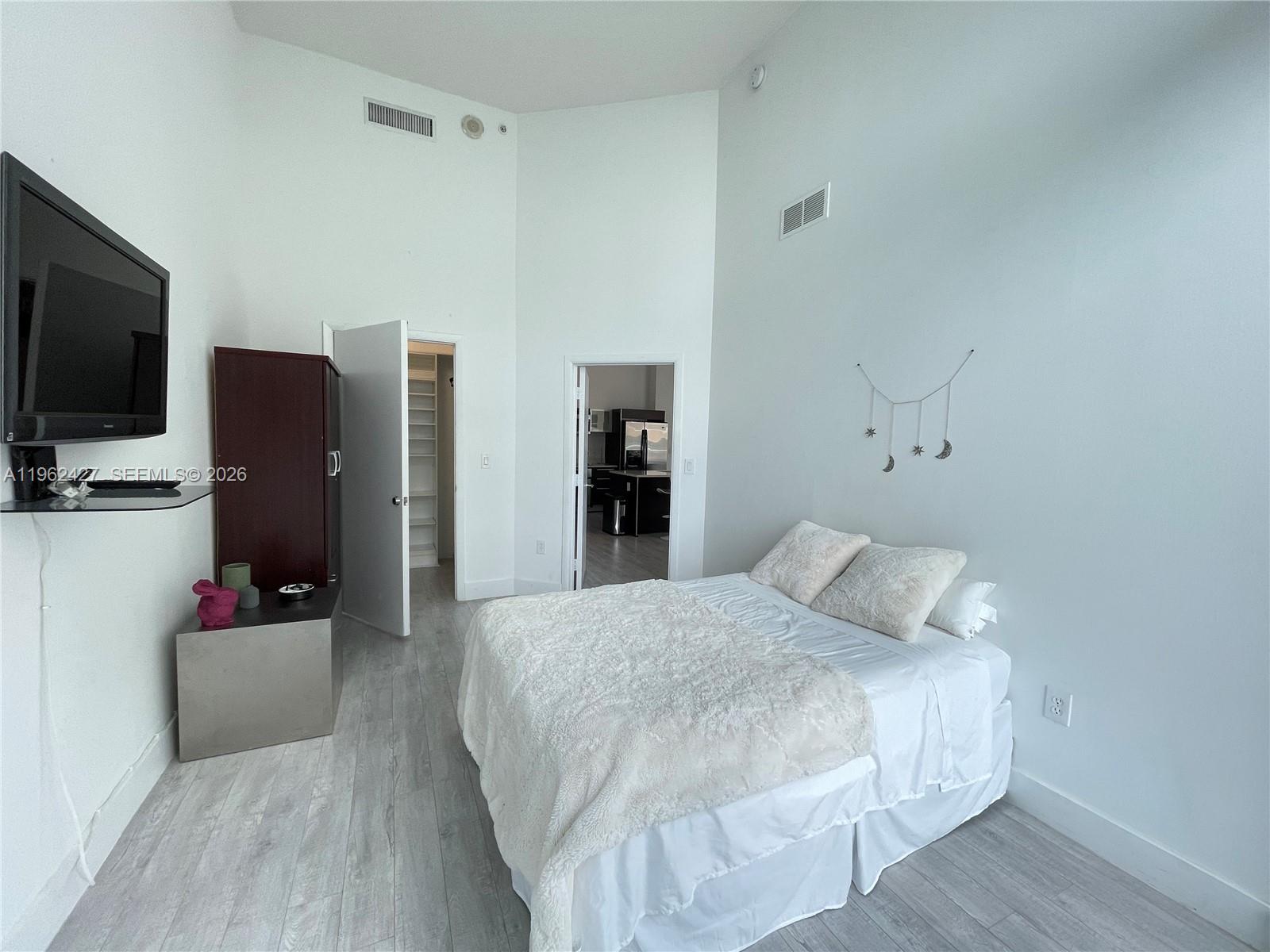 1900 N Bayshore Dr #709, Miami FL 33132