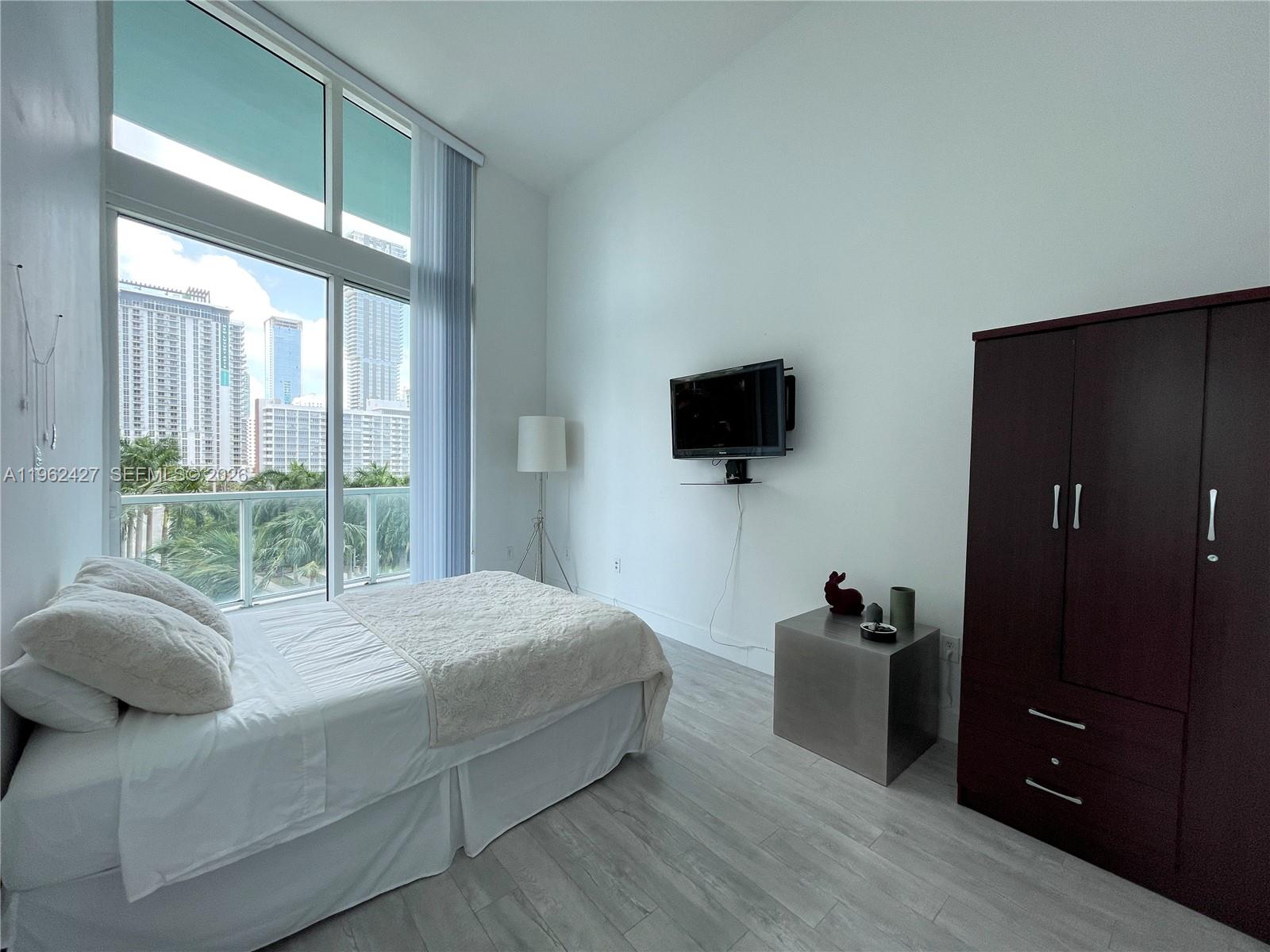 1900 N Bayshore Dr #709, Miami FL 33132