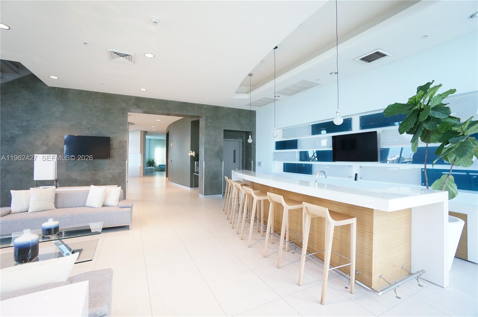 1900 N Bayshore Dr #709, Miami FL 33132