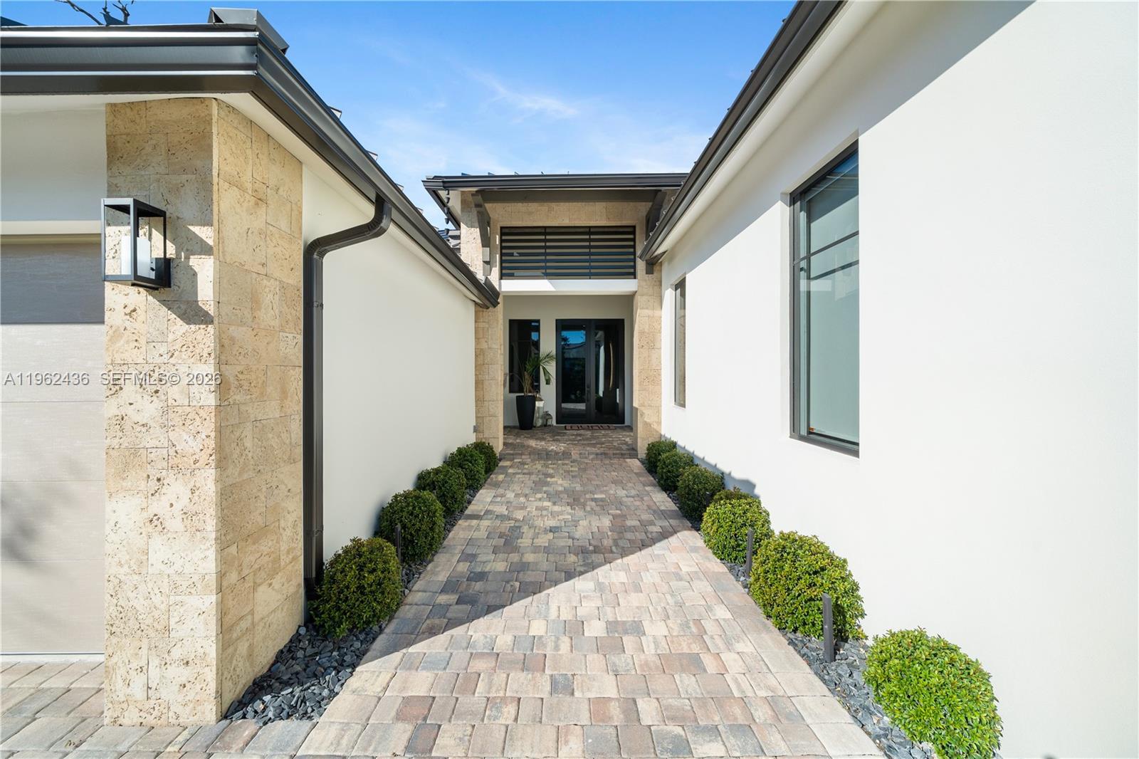 7387 SW 74th Ln, Miami FL 33143