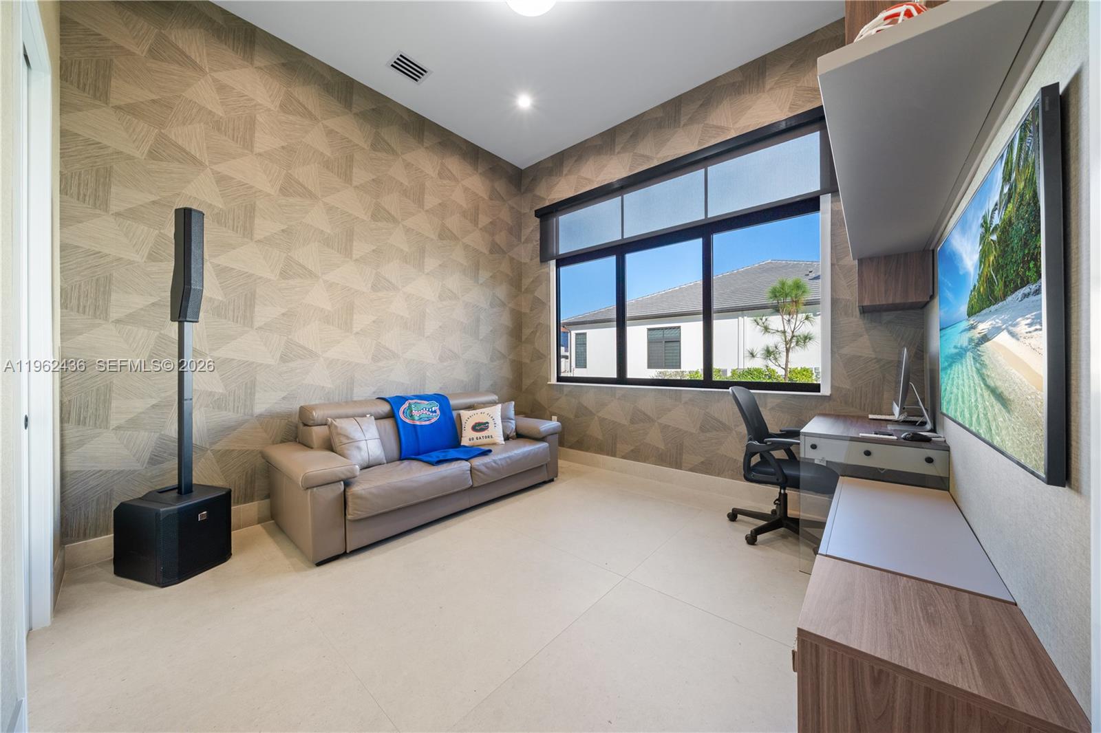 7387 SW 74th Ln, Miami FL 33143