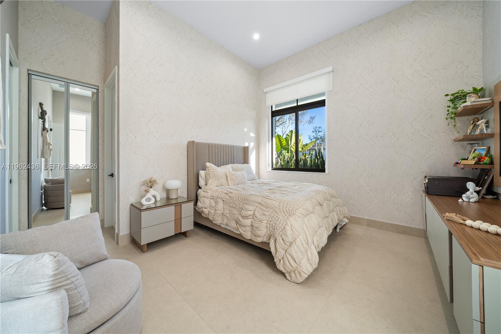 7387 SW 74th Ln, Miami FL 33143