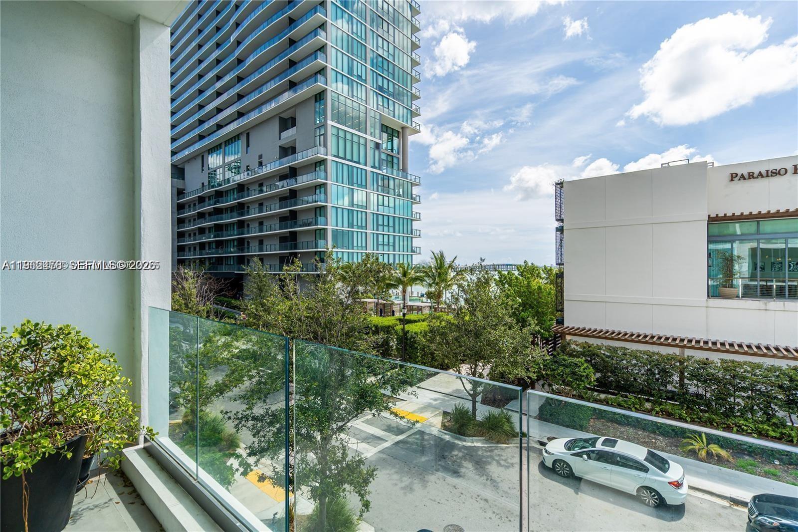 650 NE 32nd St #BH6, Miami FL 33137