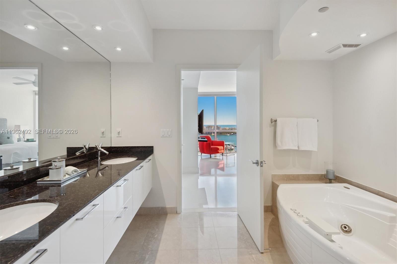 400 Alton Rd #1910, Miami Beach FL 33139