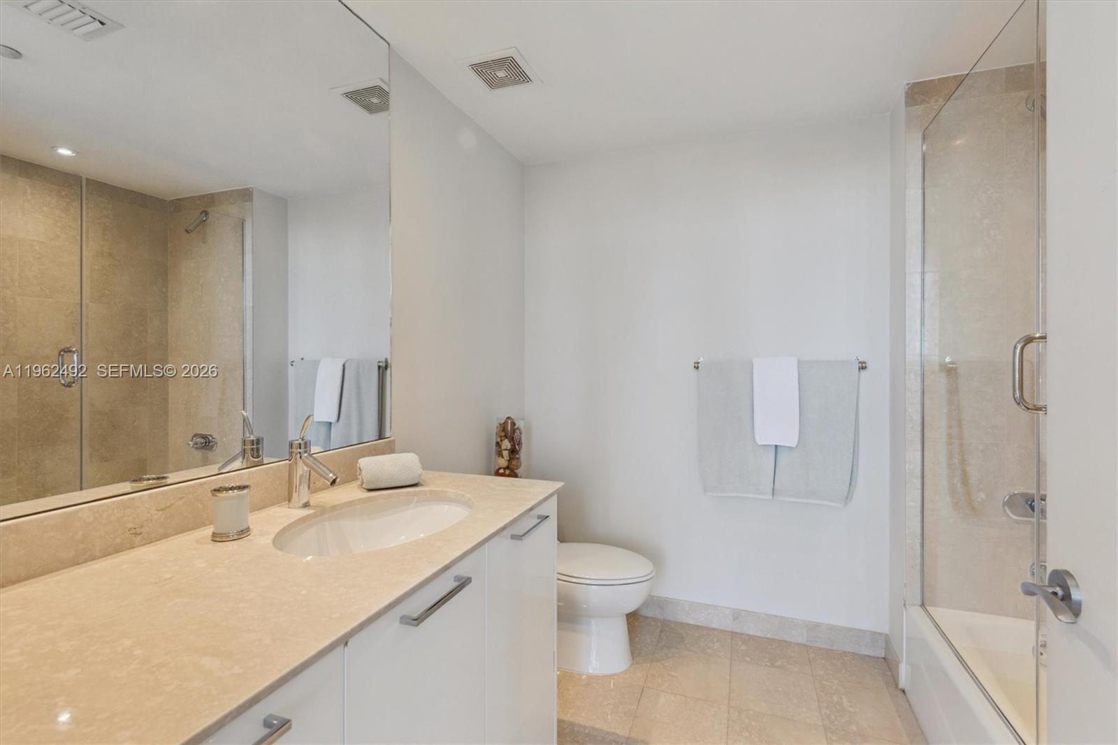 400 Alton Rd #1910, Miami Beach FL 33139
