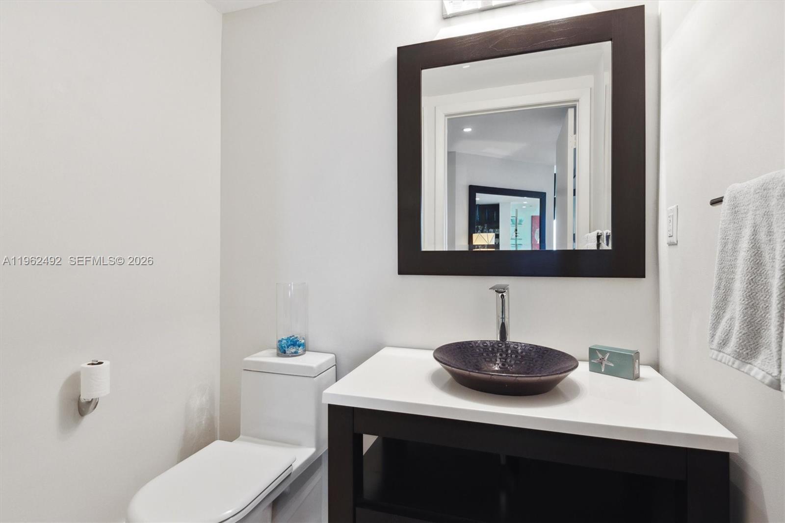 400 Alton Rd #1910, Miami Beach FL 33139