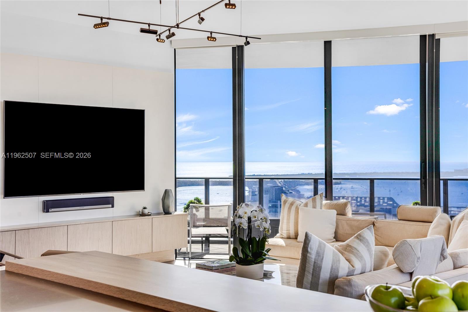 1000 Brickell Plz #PH6002, Miami FL 33131