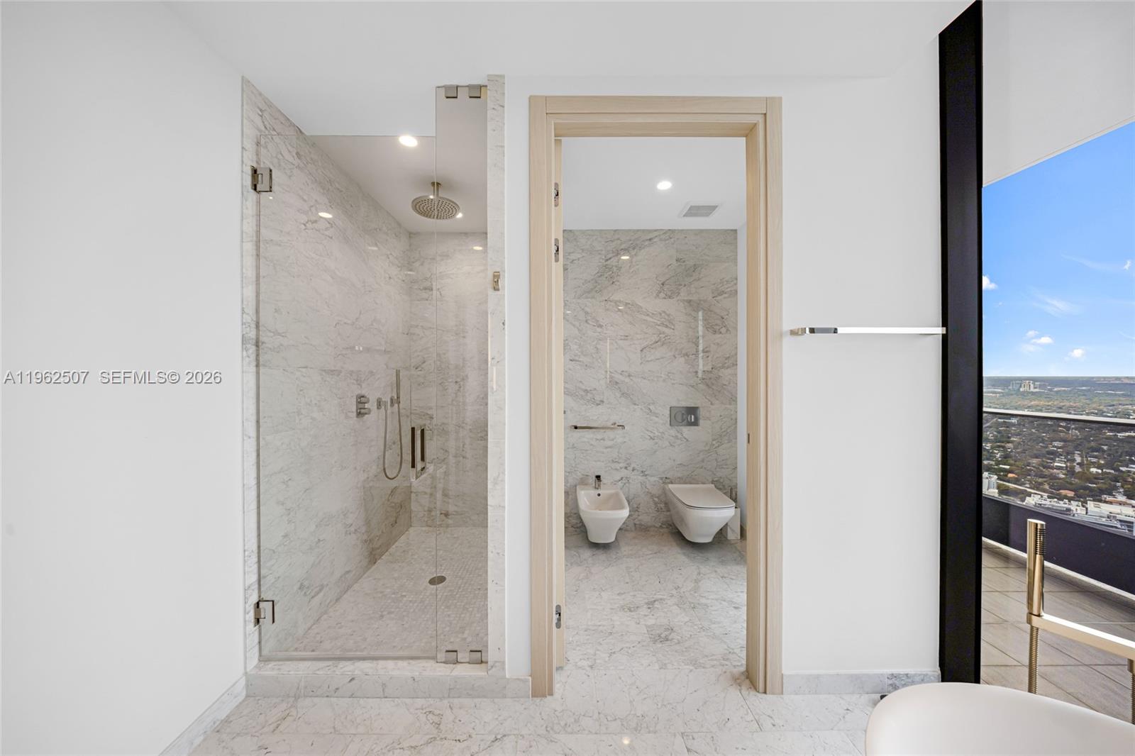 1000 Brickell Plz #PH6002, Miami FL 33131
