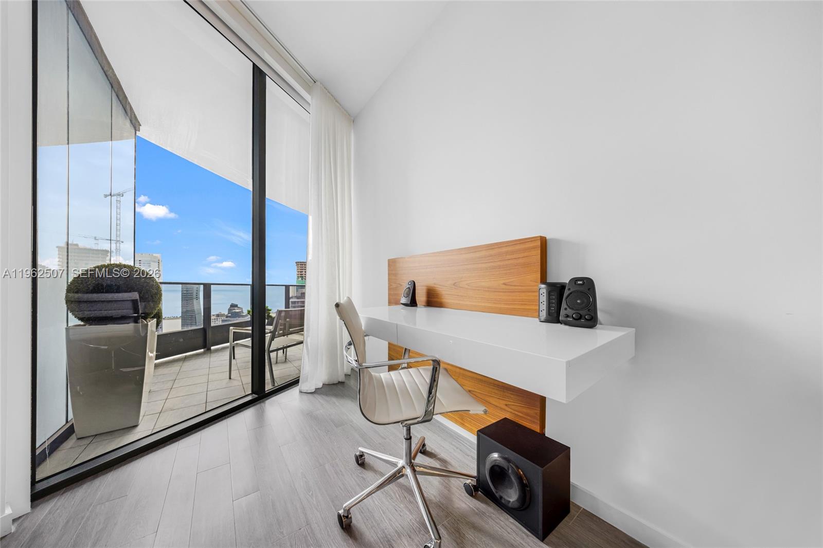 1000 Brickell Plz #PH6002, Miami FL 33131