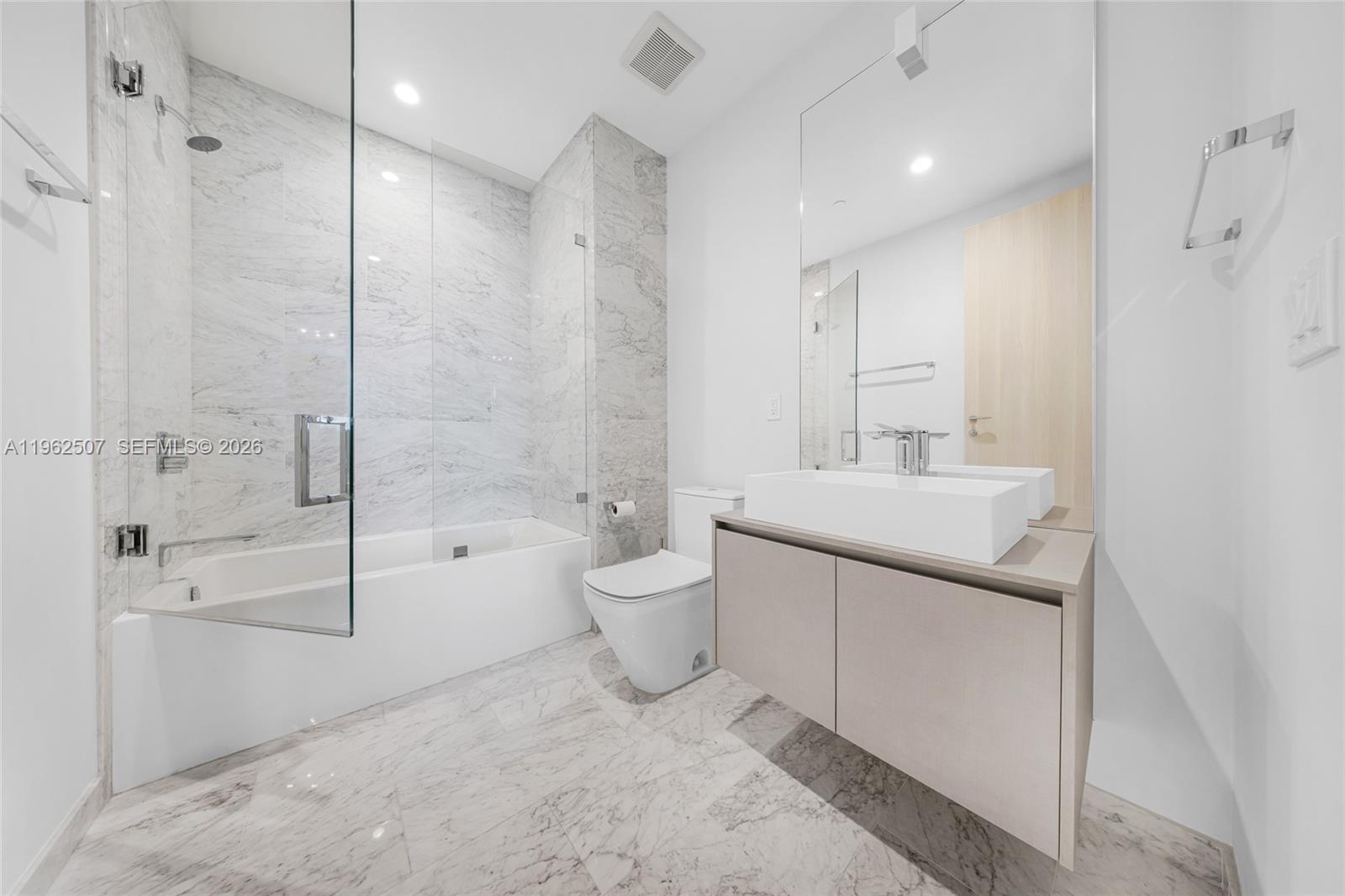 1000 Brickell Plz #PH6002, Miami FL 33131