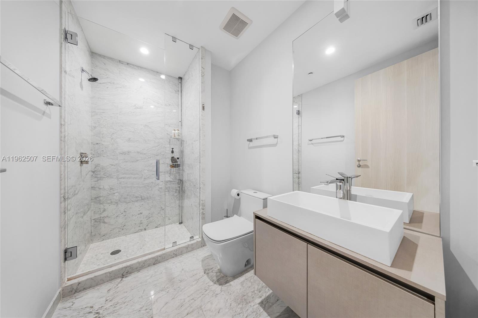 1000 Brickell Plz #PH6002, Miami FL 33131