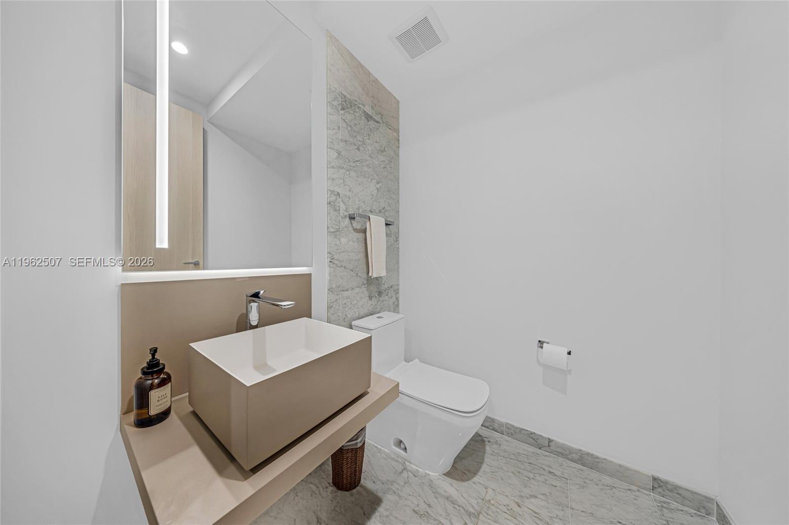 1000 Brickell Plz #PH6002, Miami FL 33131