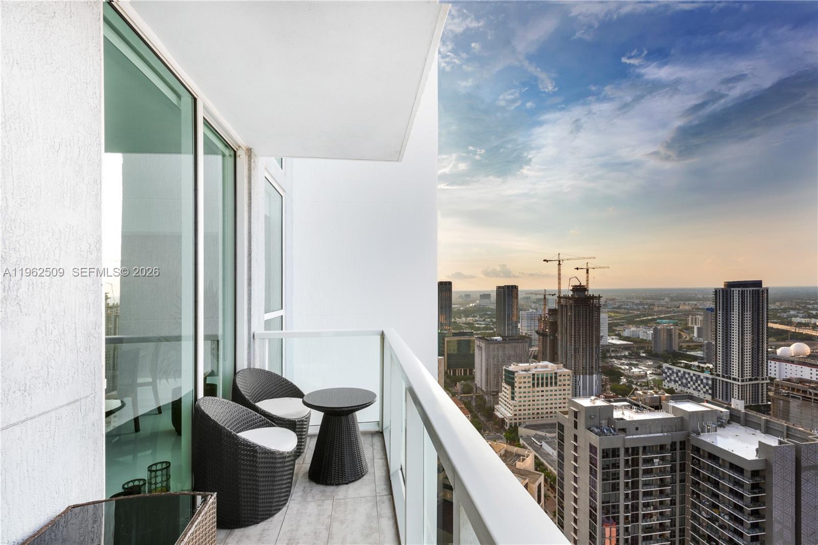 244 Biscayne Blvd #4604, Miami FL 33132