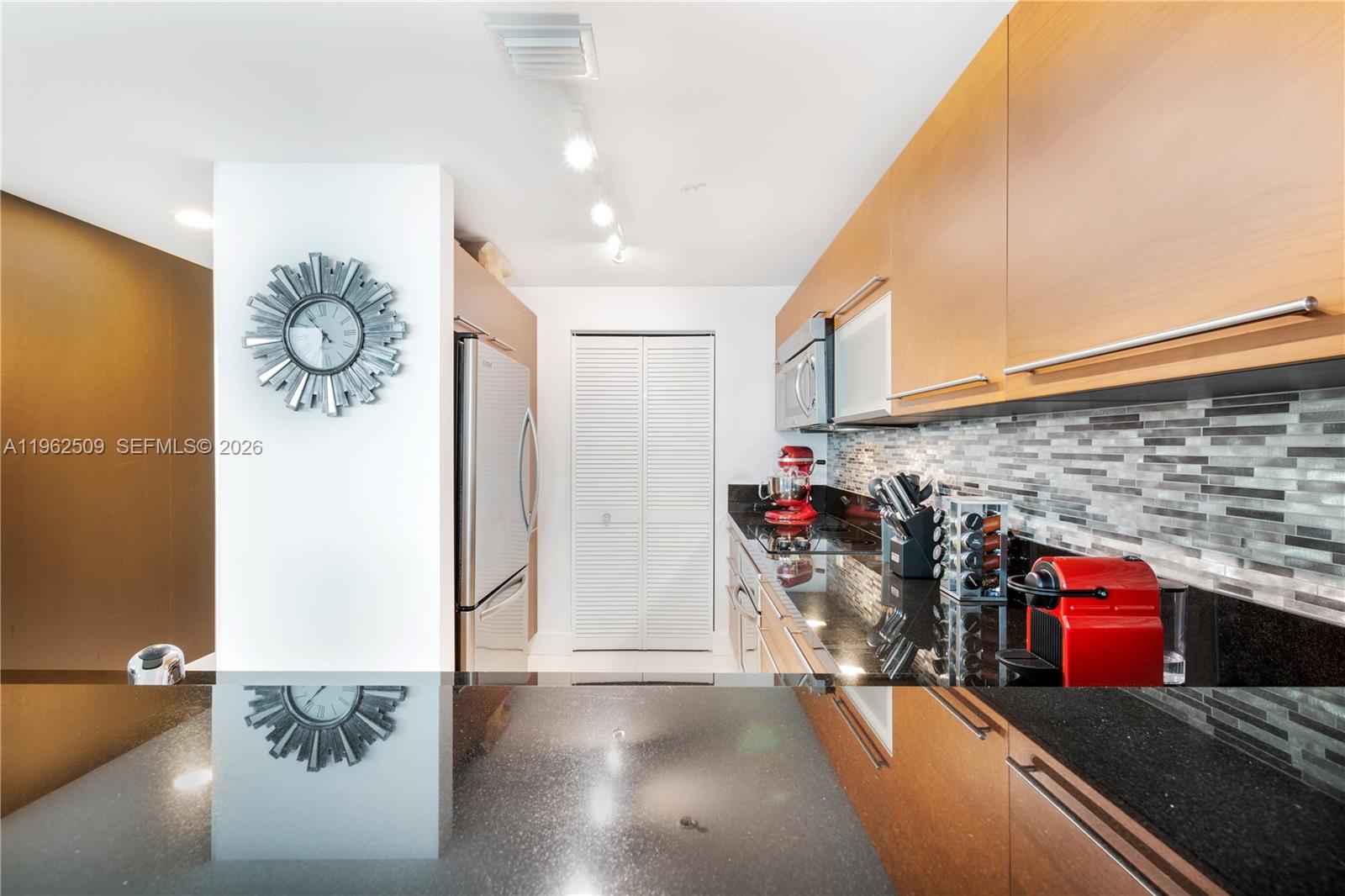 244 Biscayne Blvd #4604, Miami FL 33132
