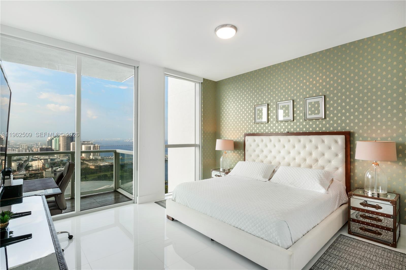 244 Biscayne Blvd #4604, Miami FL 33132