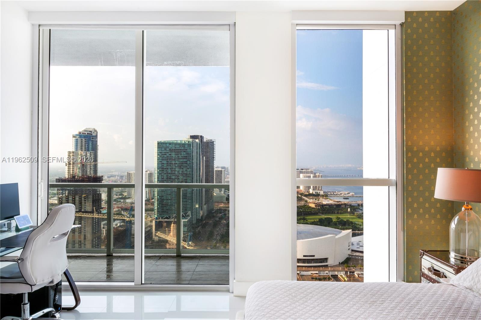 244 Biscayne Blvd #4604, Miami FL 33132