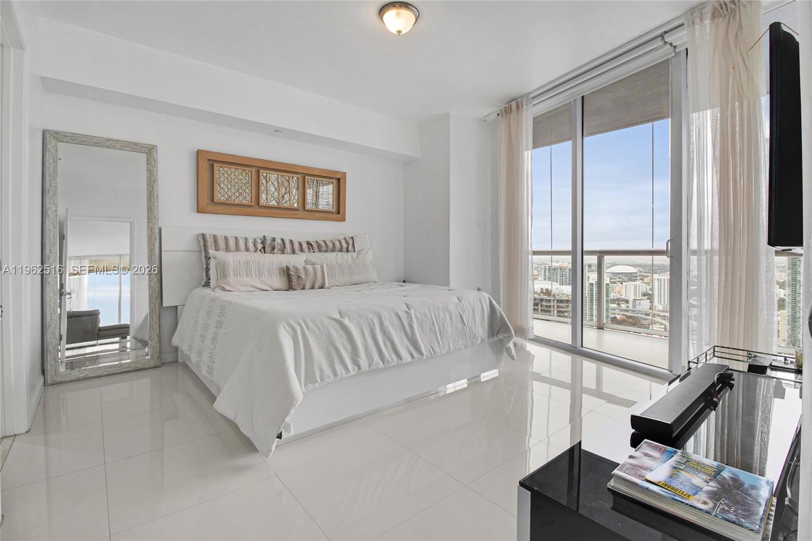 465 Brickell Ave #5102, Miami FL 33131