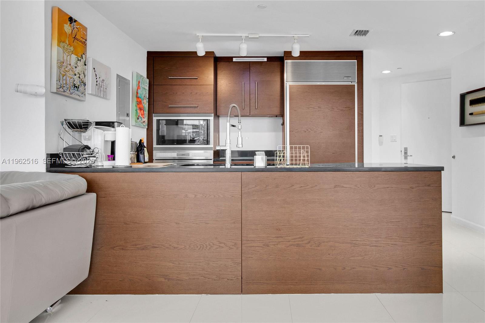 465 Brickell Ave #5102, Miami FL 33131
