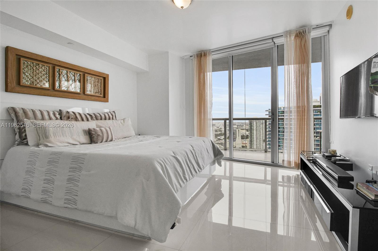 465 Brickell Ave #5102, Miami FL 33131