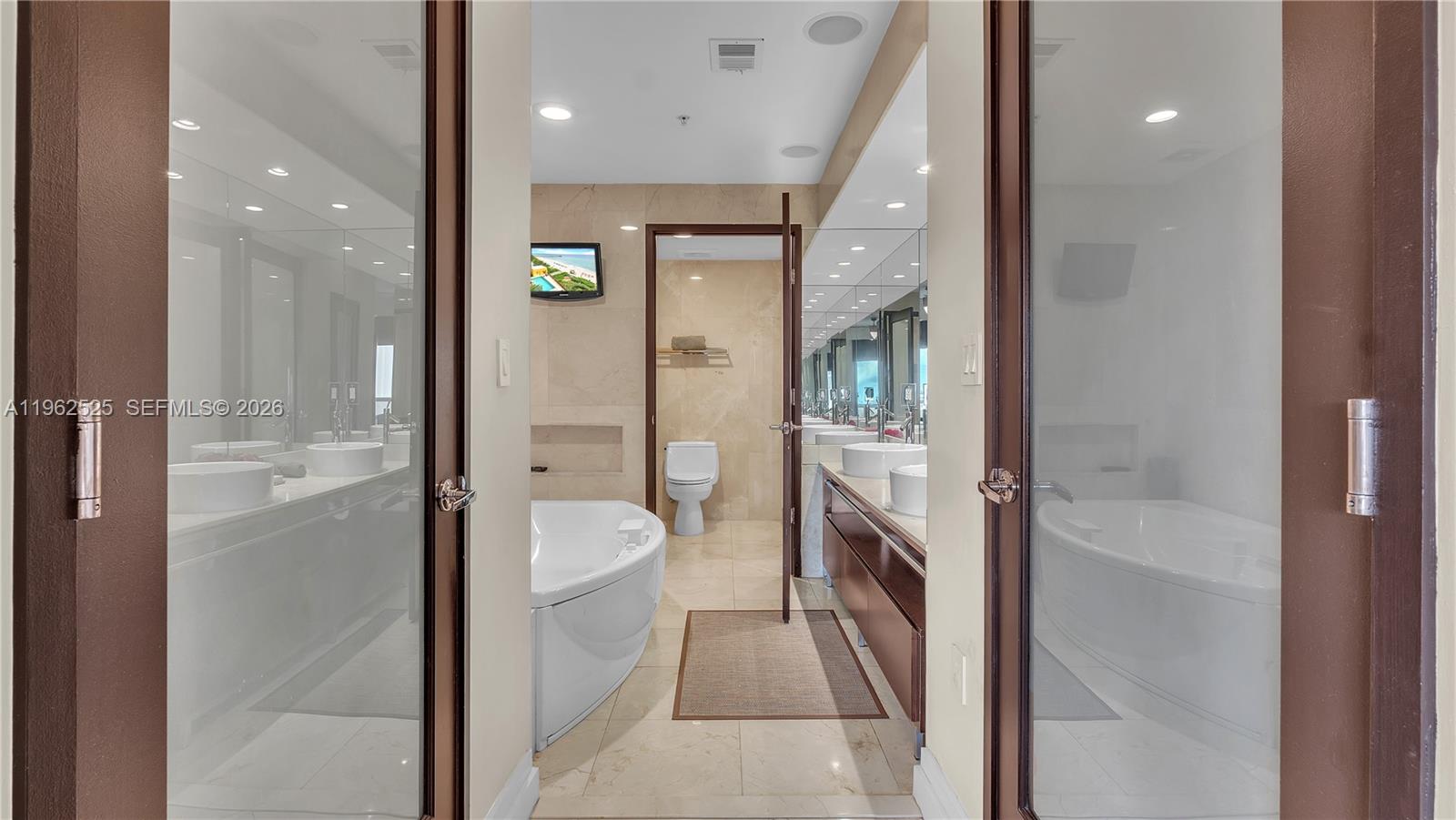 16275 Collins Ave #903, Sunny Isles Beach FL 33160