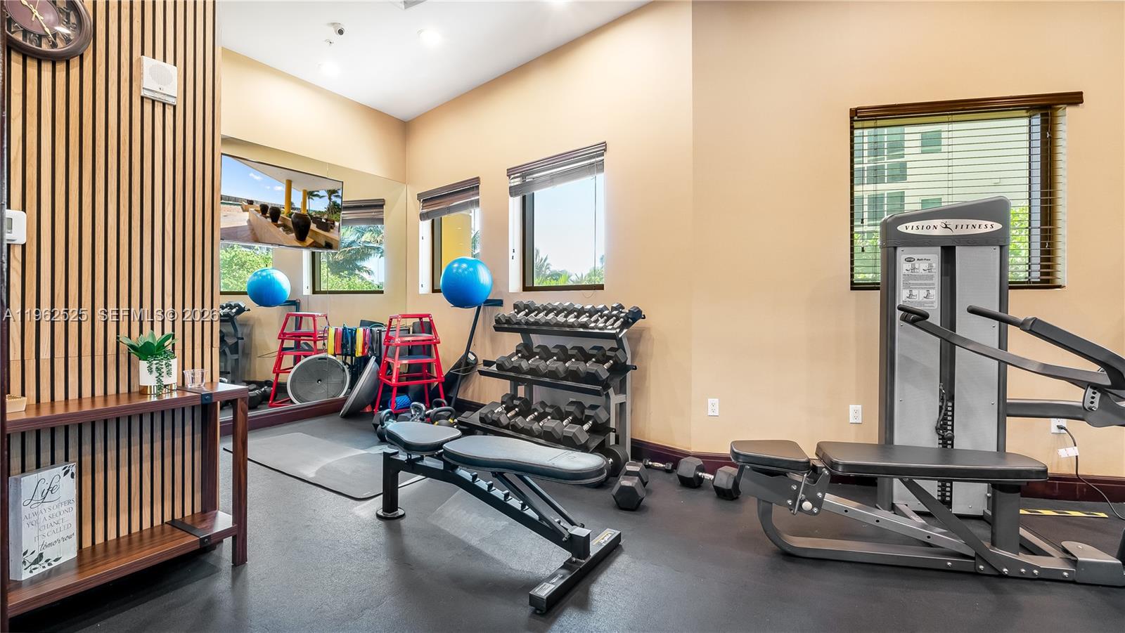 16275 Collins Ave #903, Sunny Isles Beach FL 33160