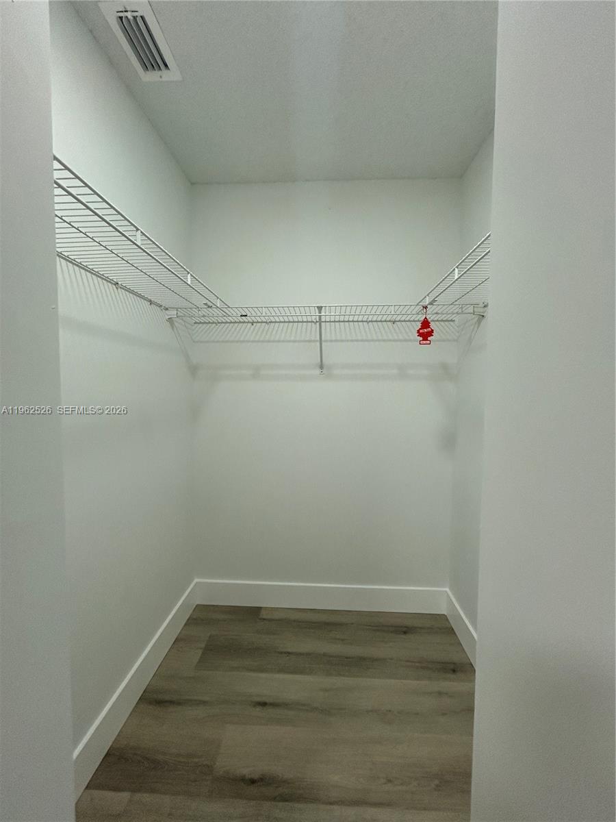 8079 NW 8th St #10, Miami FL 33126
